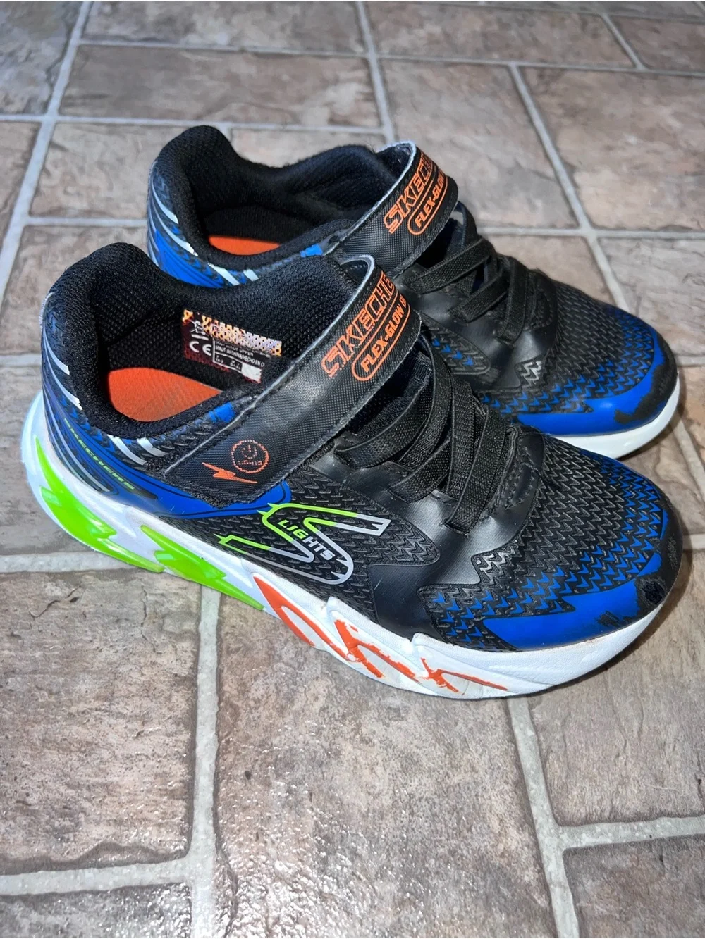 Kids sz 1 Skechers Light-Up Sneakers